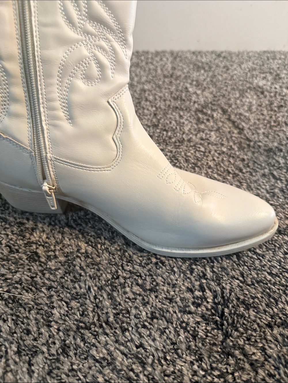 Madden NYC Women’s White Cowboy Boots Size 10 Western Embroidered Mid Calf - Picture 8 of 10